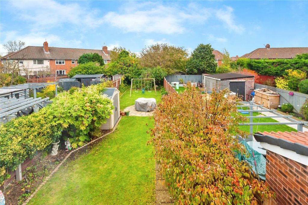 Property photo 2 of 17 Picture No. 12