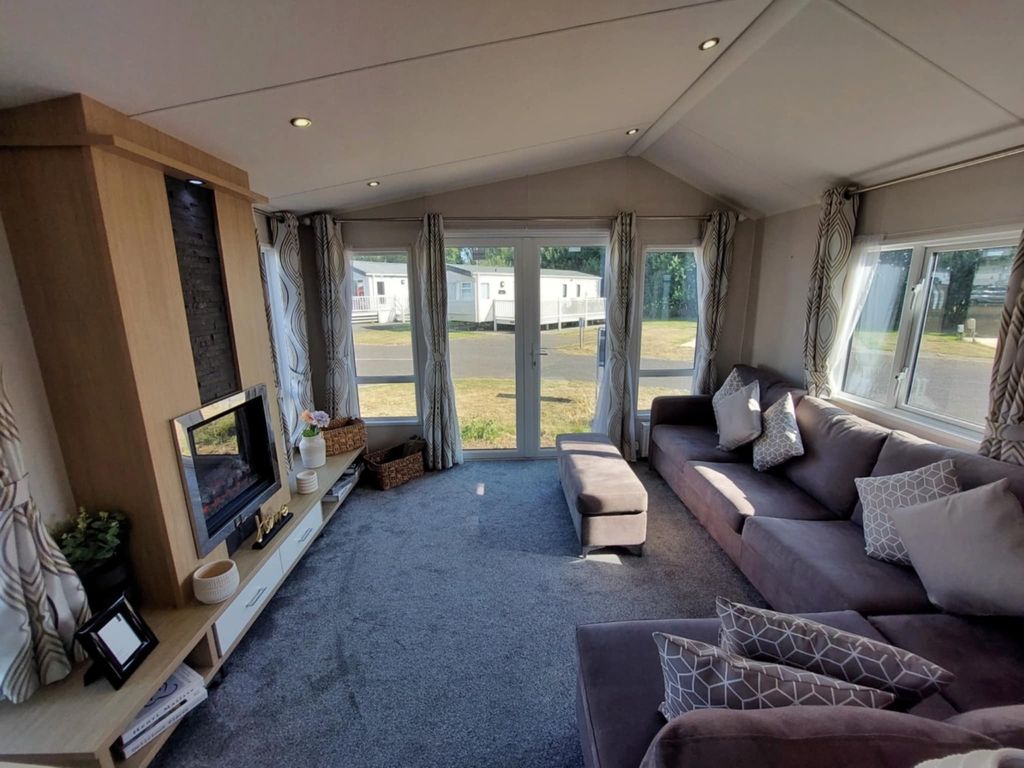 Property photo 2 of 7 4702751