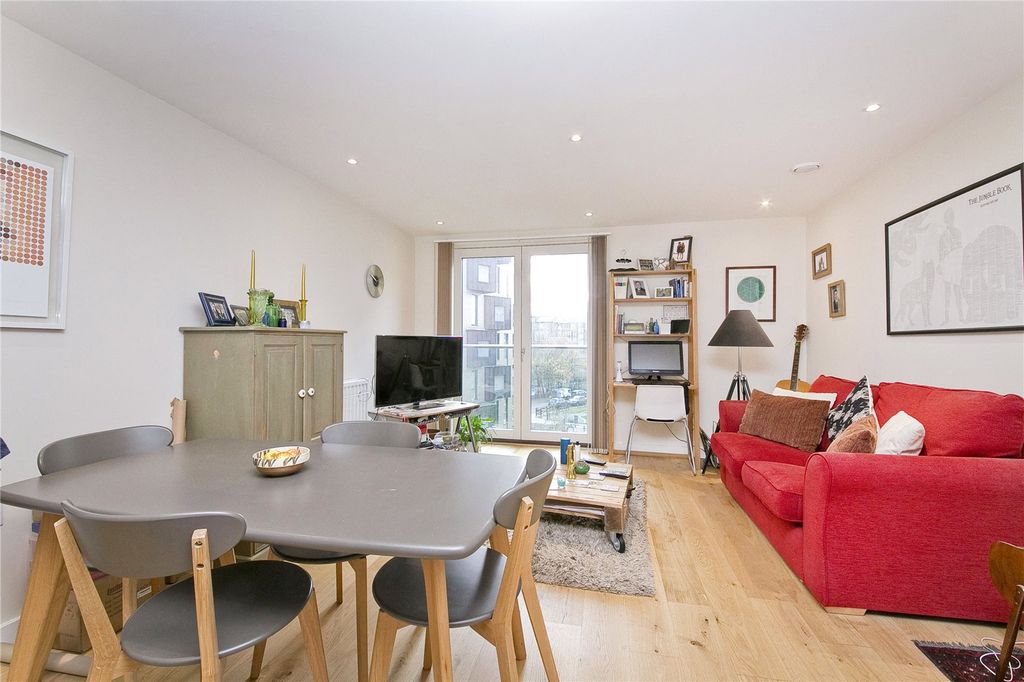 Property photo 2 of 6 Open Plan Living