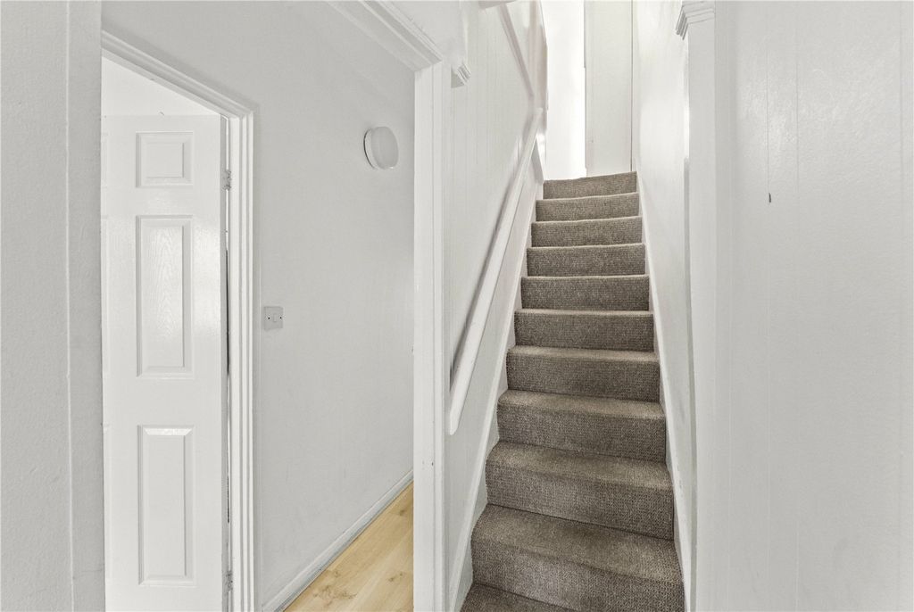 Property photo 2 of 21 Picture No. 28