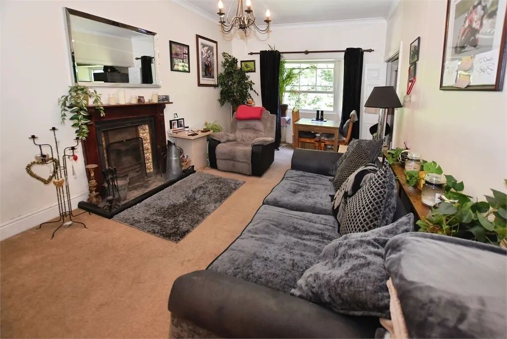 Property photo 1 of 11 Picture 2