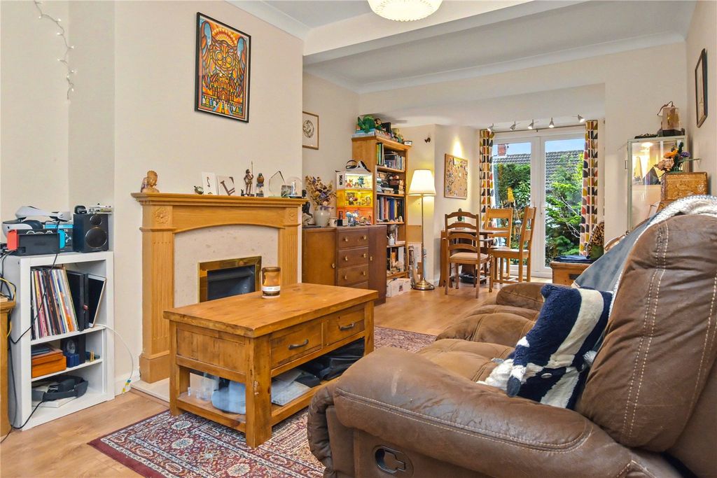 Property photo 3 of 11 Picture 3