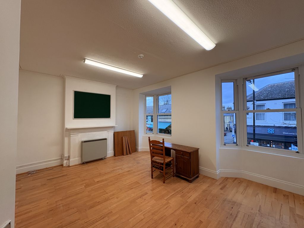 Property photo 2 of 5 Gallery