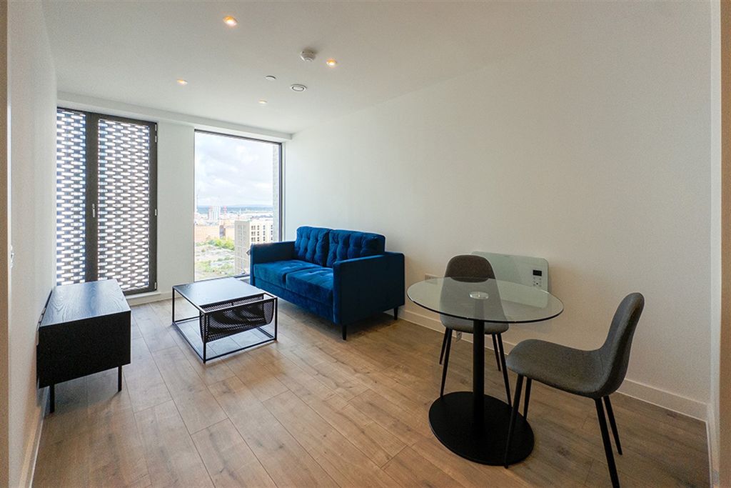 Property photo 1 of 6 (Main)