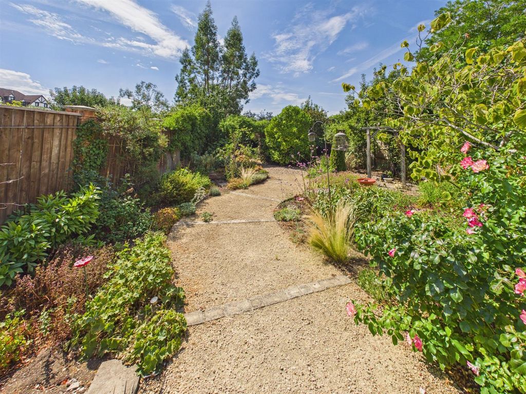 Property photo 3 of 23