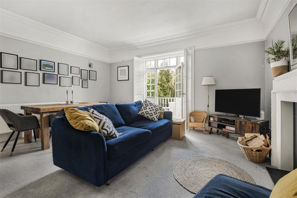 Property photo 3 of 19 Living Room/Dining