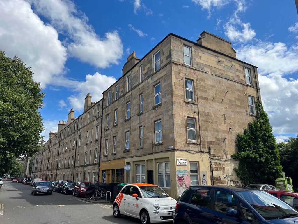 Property photo 1 of 5 Outside 01