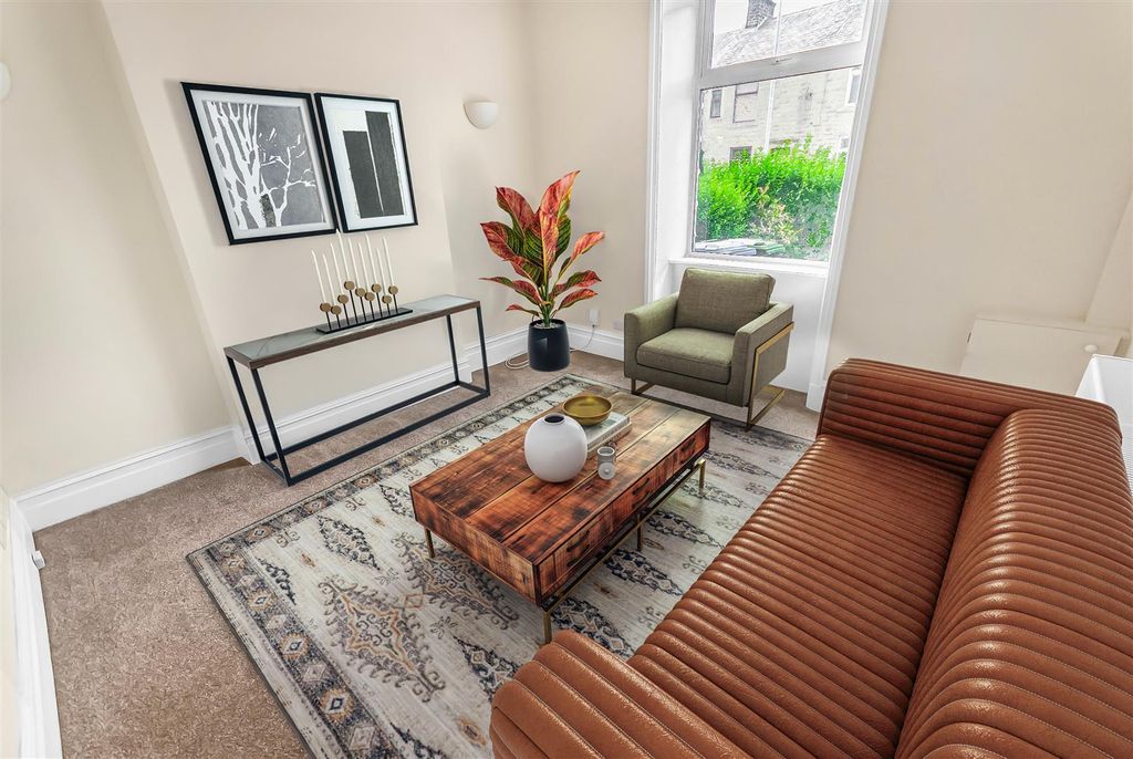 Property photo 2 of 23 Lounge.Jpg