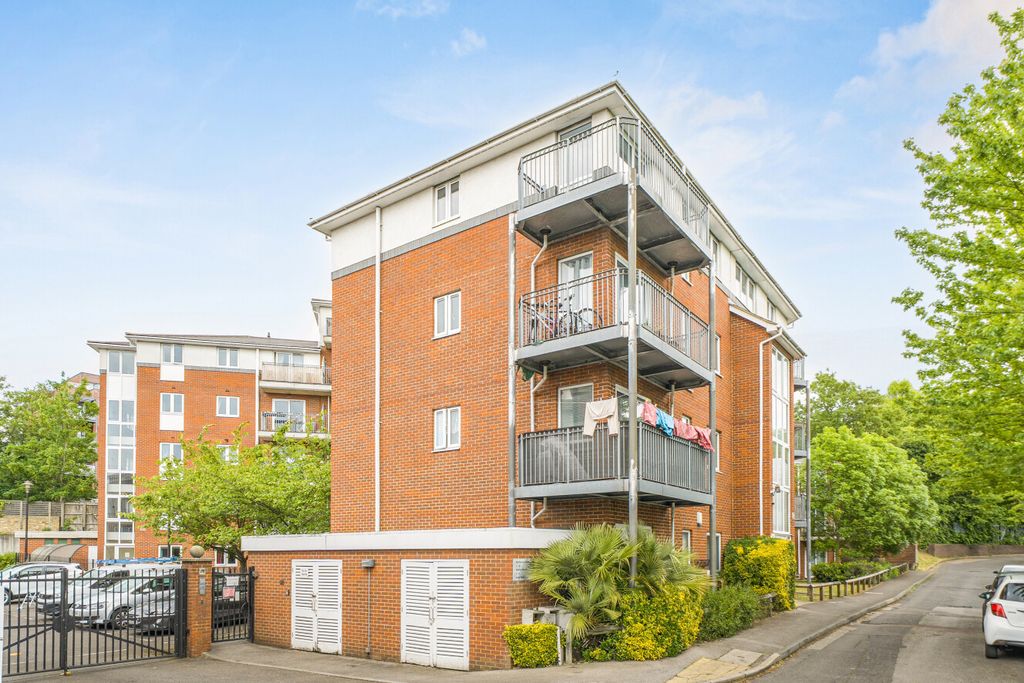 Property photo 3 of 10 1450737-2-6A073F3...