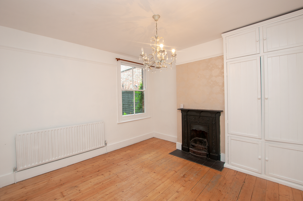 Property photo 3 of 8