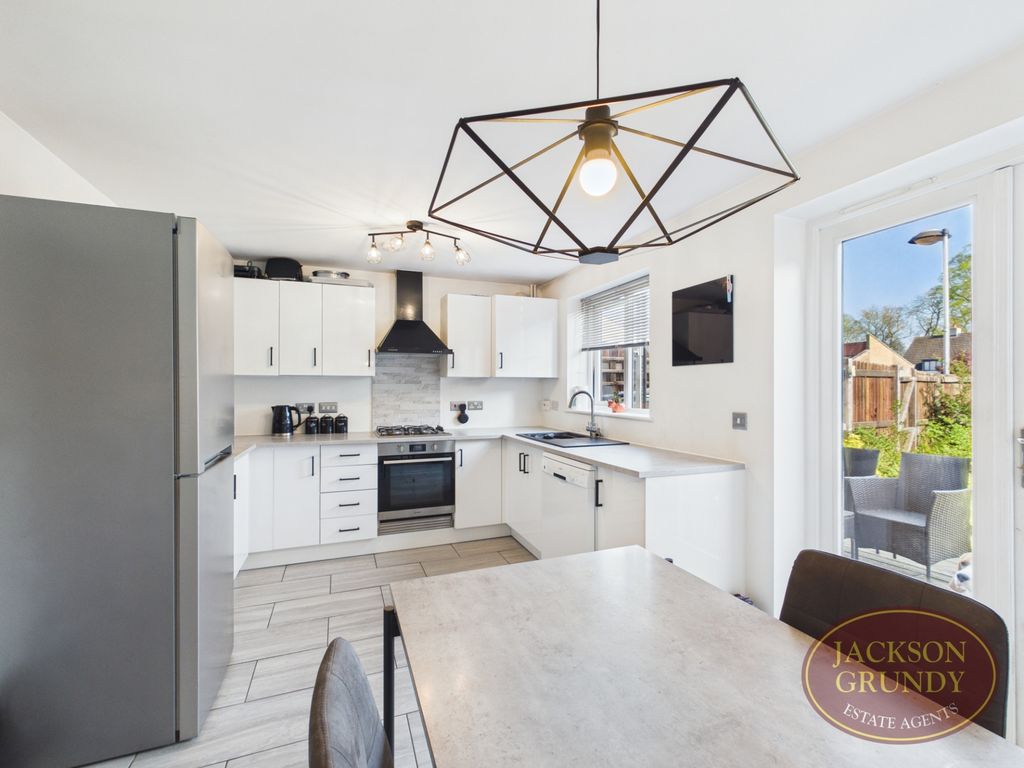 Property photo 2 of 18 Upton Hall Lane