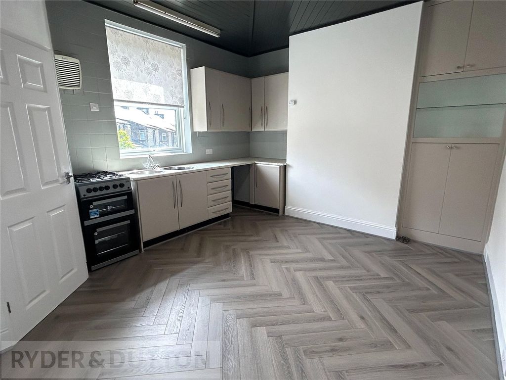 Property photo 3 of 15 Dining Kitchen