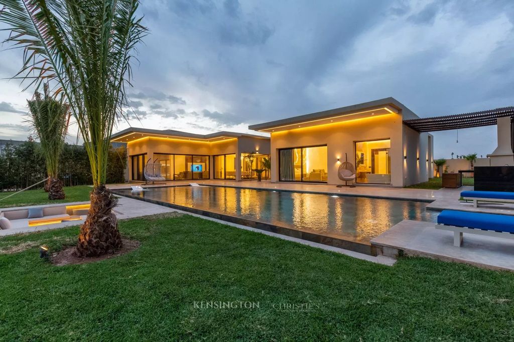 Property photo 3 of 54