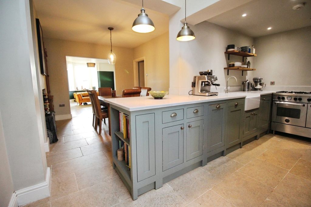 Property photo 2 of 12 Kitchen