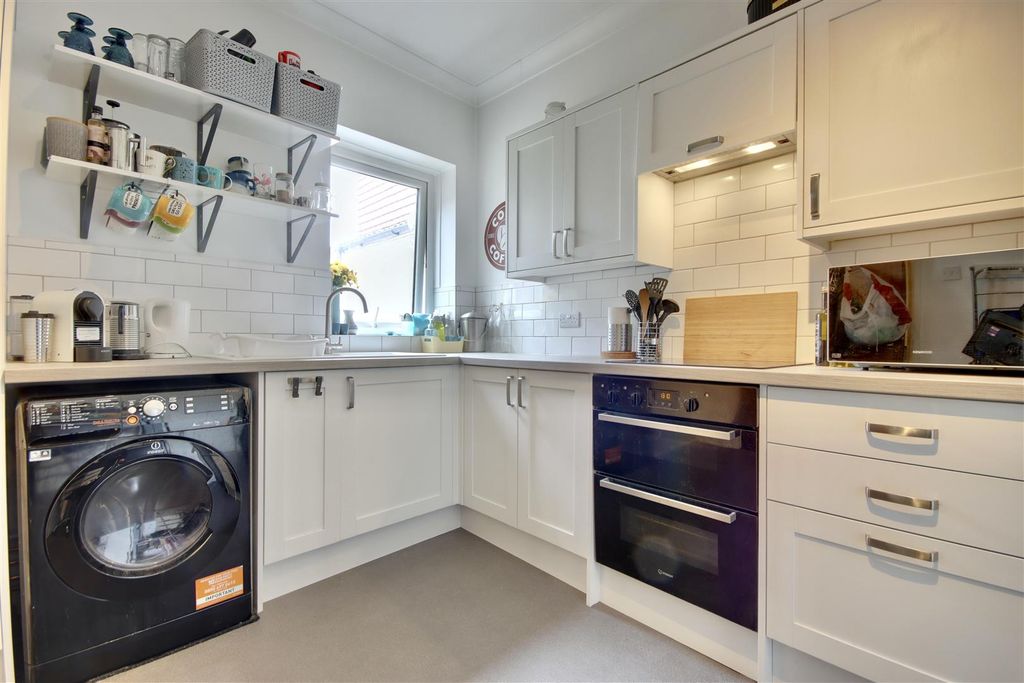 Property photo 2 of 7 69150Aa9-5318-457F-B4Fb-10F2E50Ca6Ad_1_201_A.Jpeg