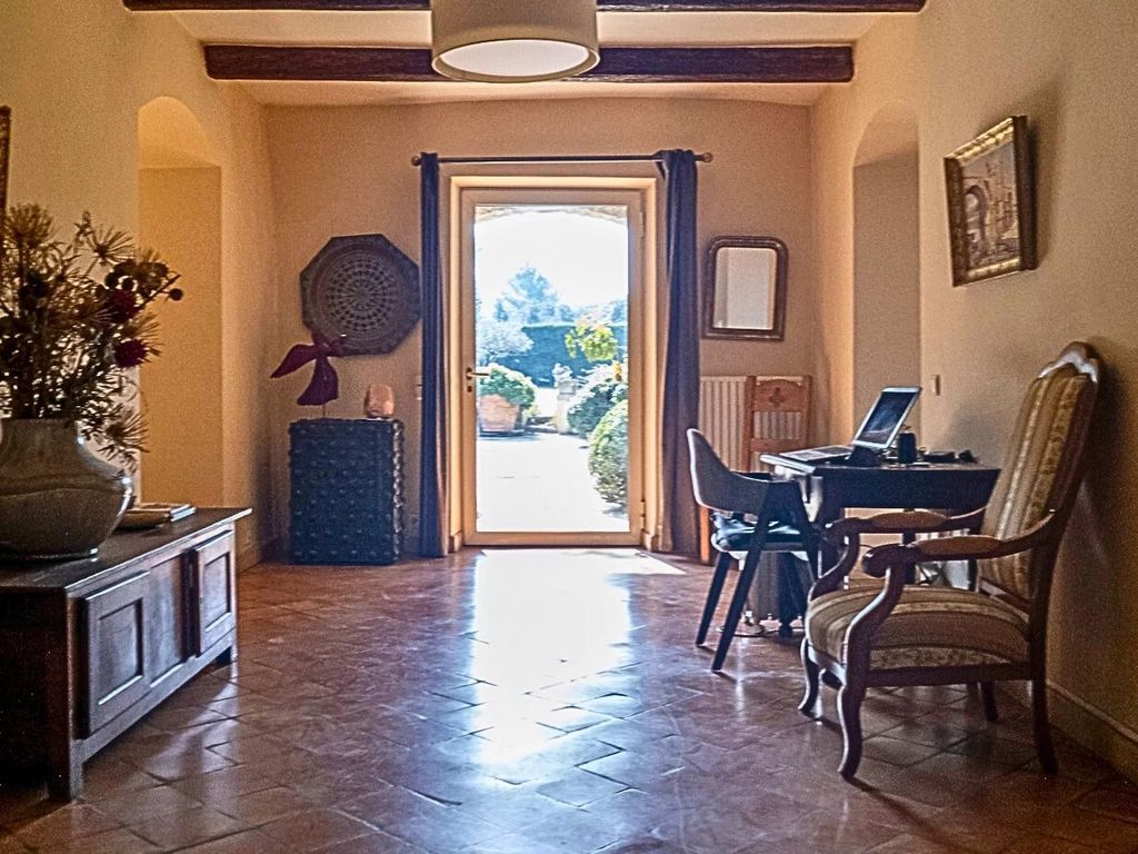 Property photo 3 of 3