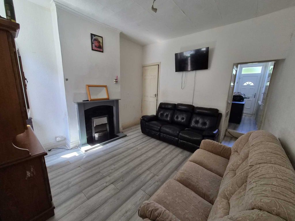 Property photo 3 of 9