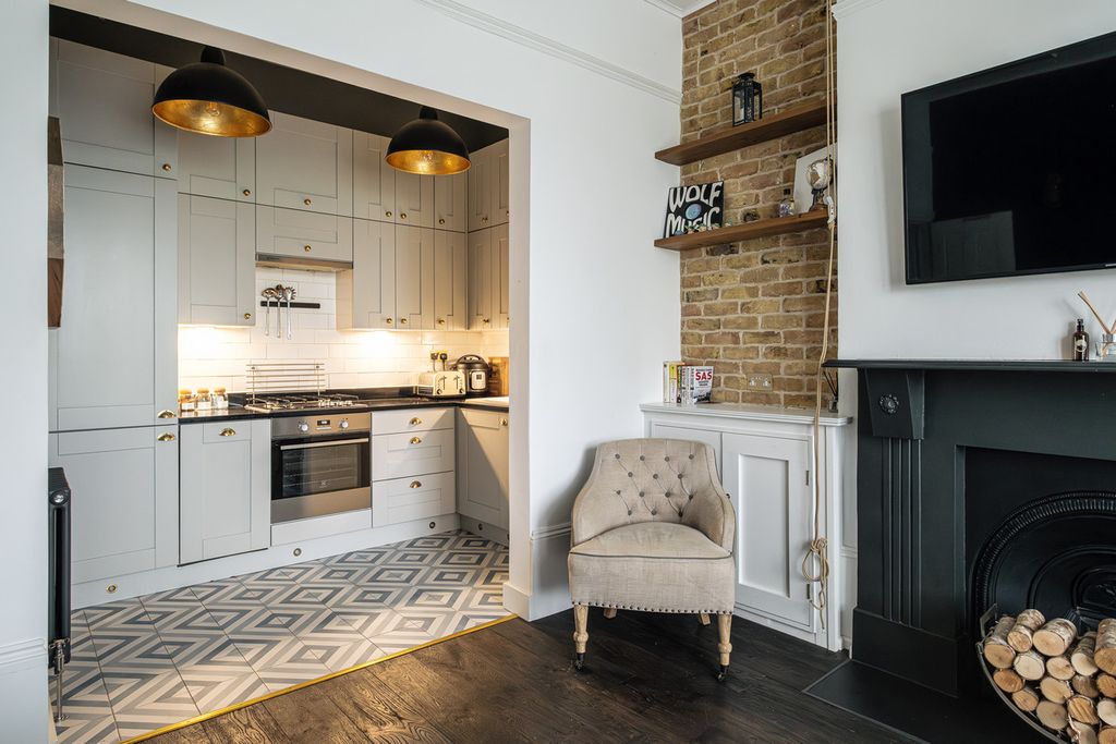 Property photo 3 of 20