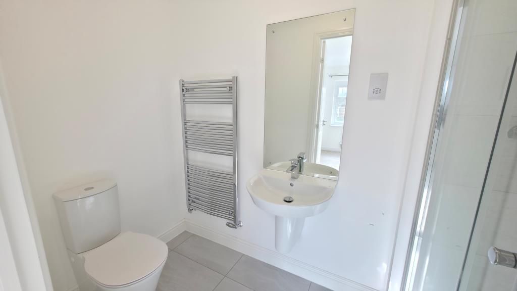 Property photo 3 of 4 Ensuite