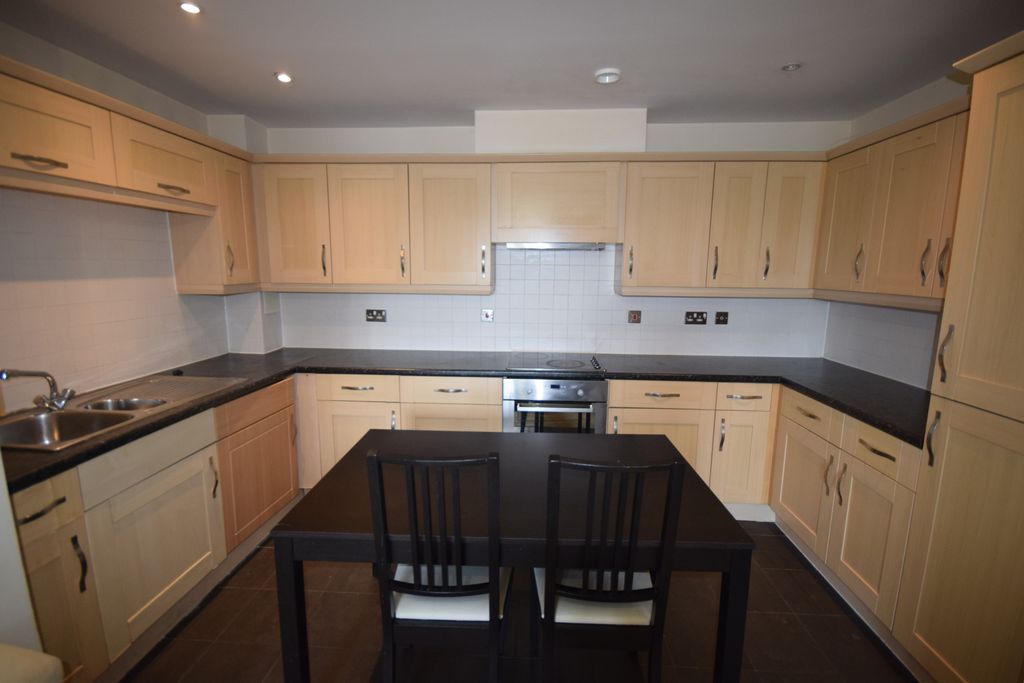 Property photo 2 of 7 Kitchen