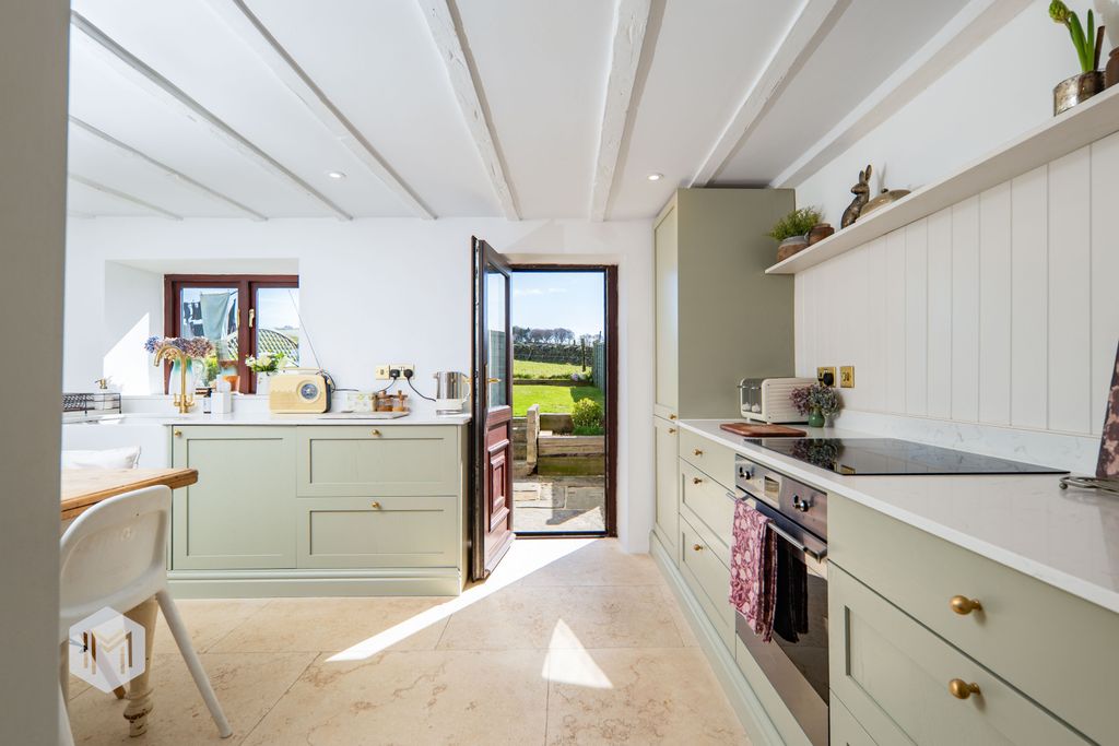 Property photo 3 of 26 Picture No. 11