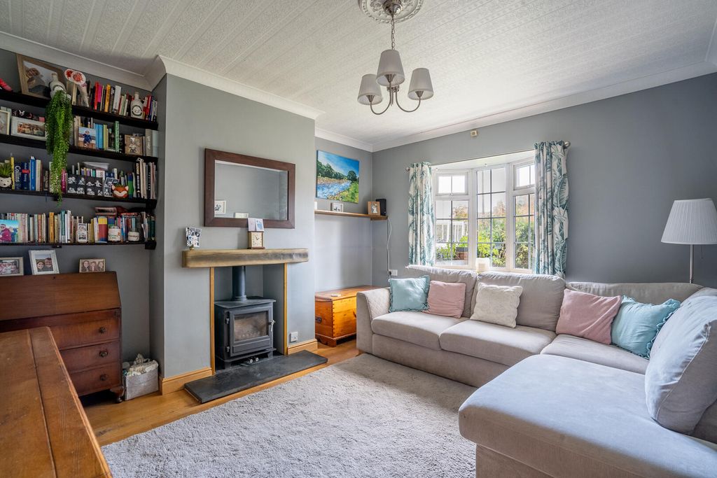 Property photo 2 of 20 Living Room