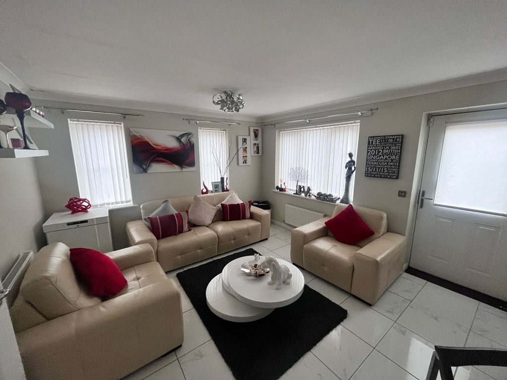 Property photo 2 of 12 Image