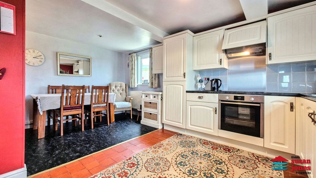 Property photo 3 of 22