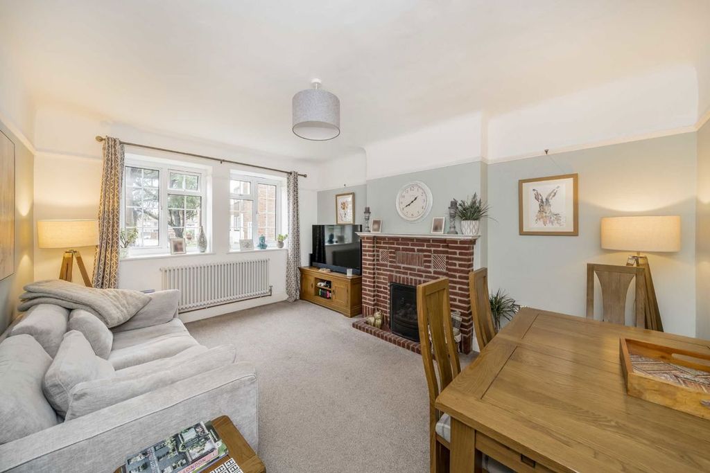 Property photo 2 of 7