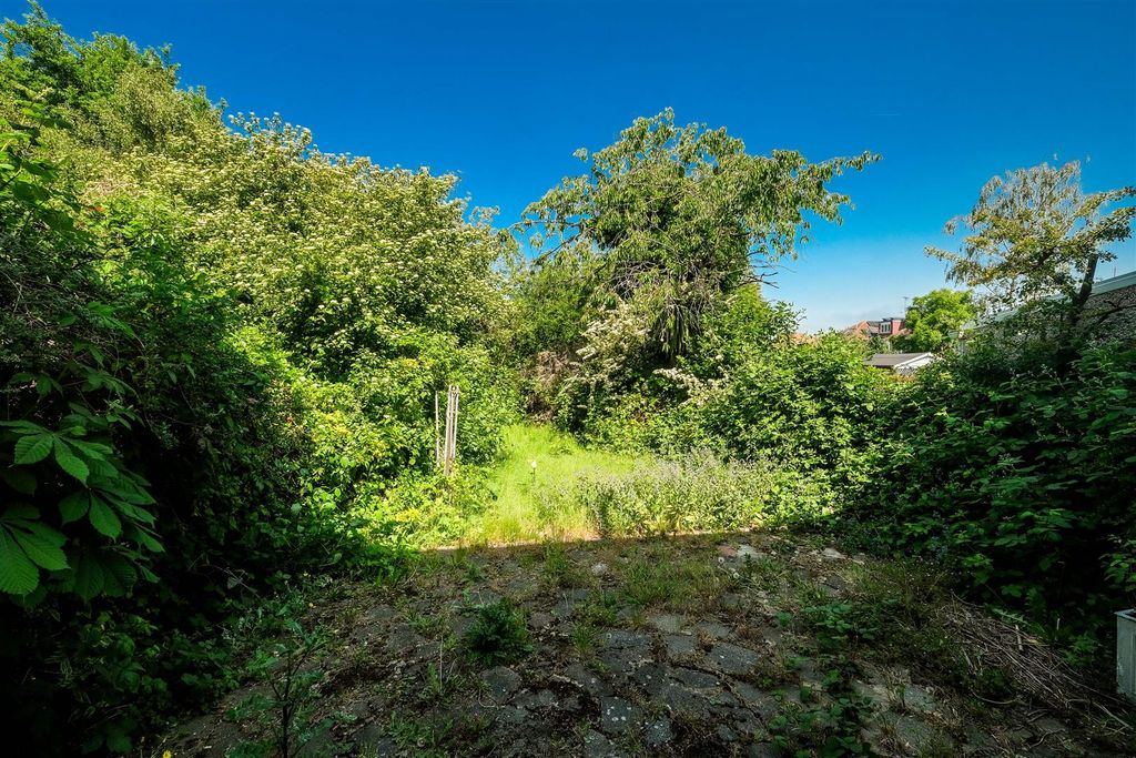 Property photo 2 of 16 27, Monmouth Avenue-14.Jpg