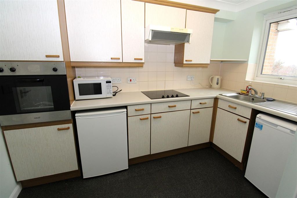 Property photo 3 of 18 Kitchen1.Jpg