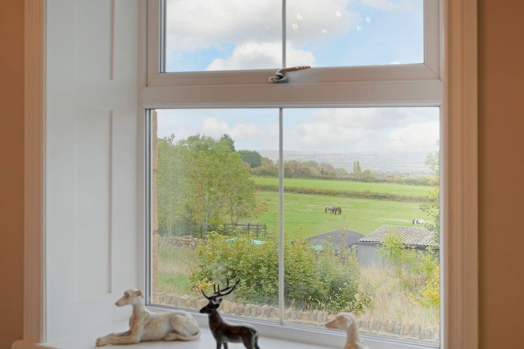 Property photo 3 of 33