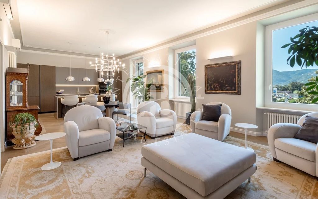 Property photo 2 of 27