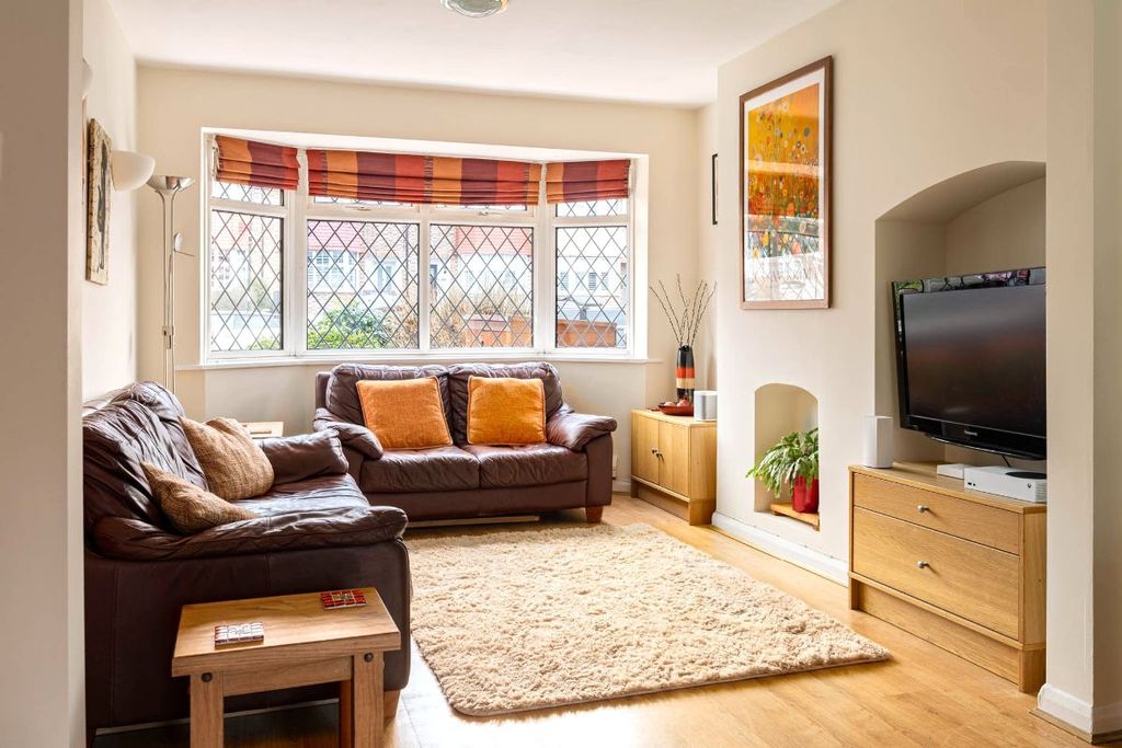 Property photo 2 of 18