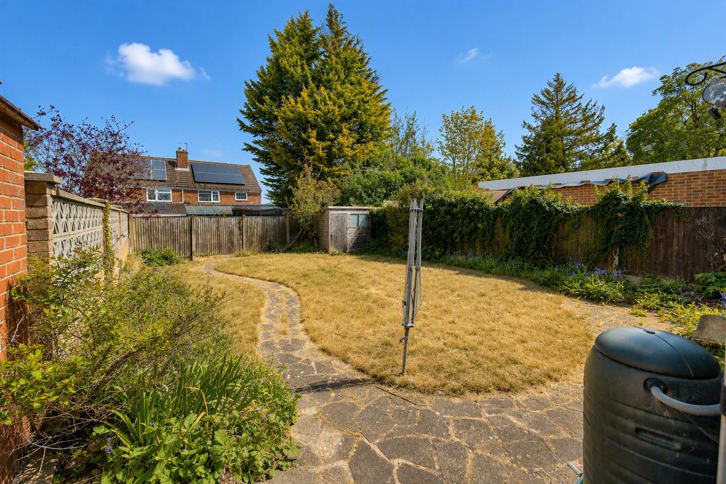 Property photo 2 of 17 Garden