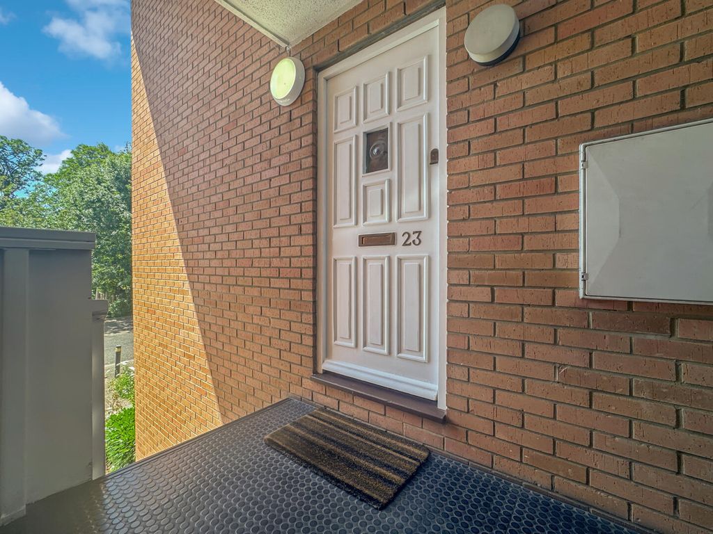 Property photo 2 of 13 Front (Exterior)