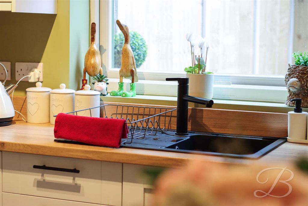 Property photo 3 of 16 Img_8557_1.Jpg