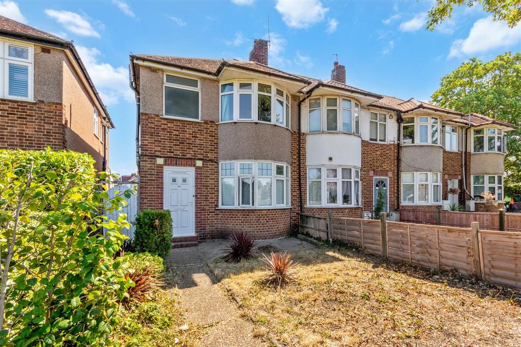 Property photo 1 of 17 External