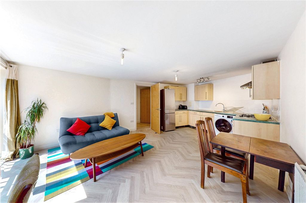 Property photo 3 of 15 Picture No. 04