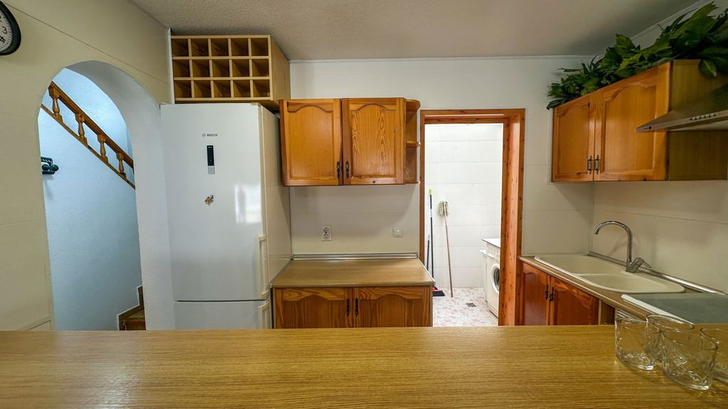 Property photo 2 of 41