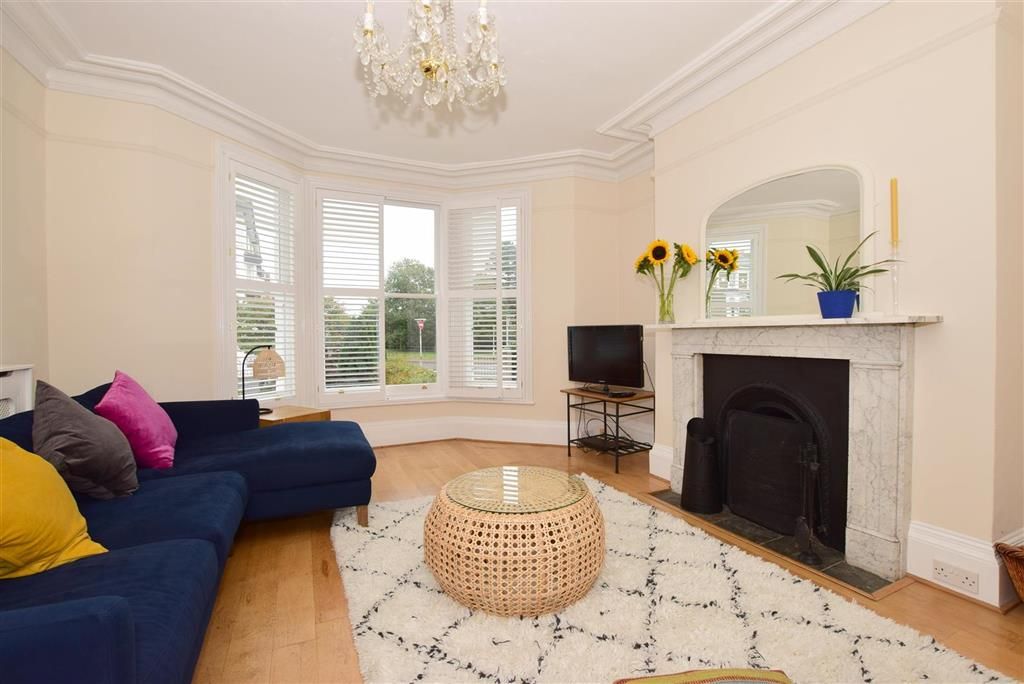 Property photo 3 of 13 Sitting Room