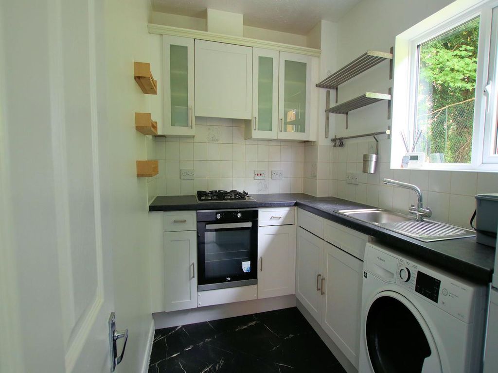 Property photo 3 of 6 Kitchen.Jpg