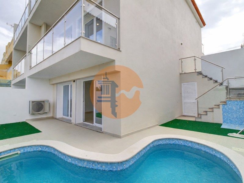 Property photo 2 of 51