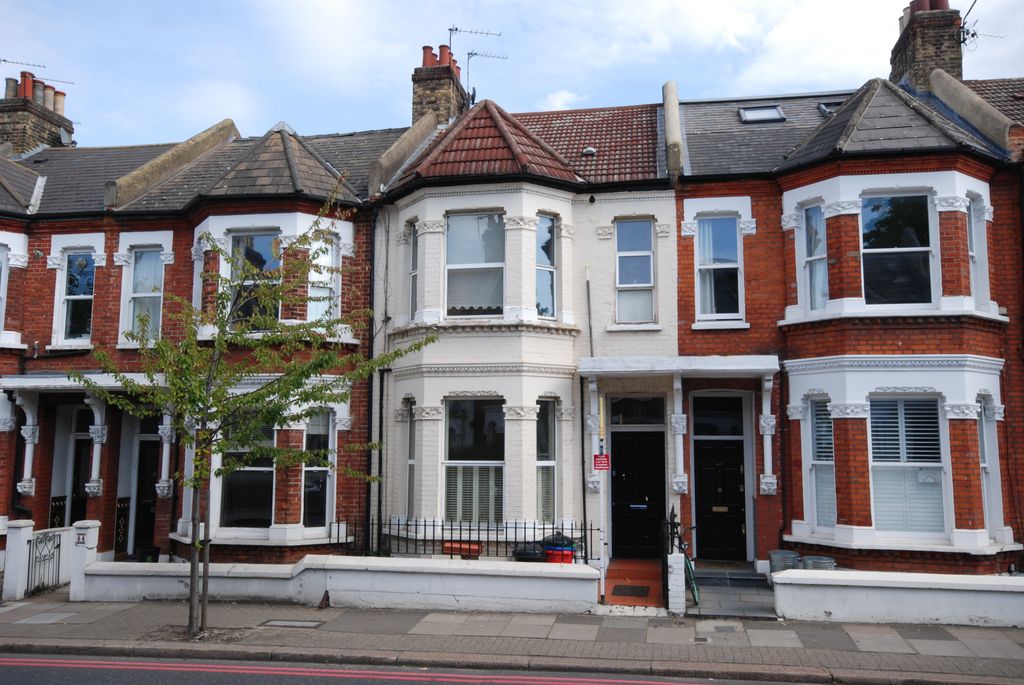 Property photo 1 of 8 Front