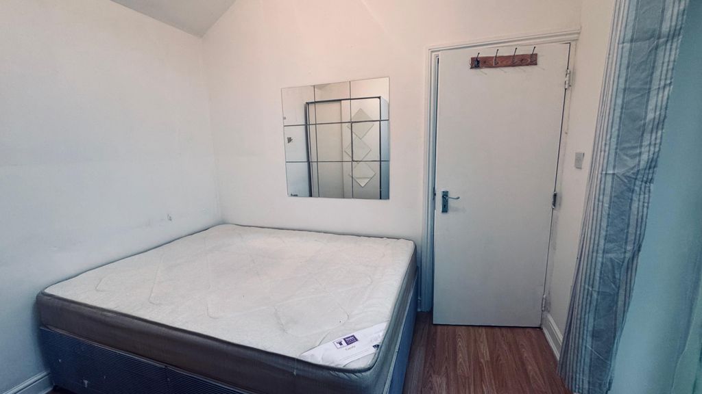 Property photo 3 of 8 Gallery