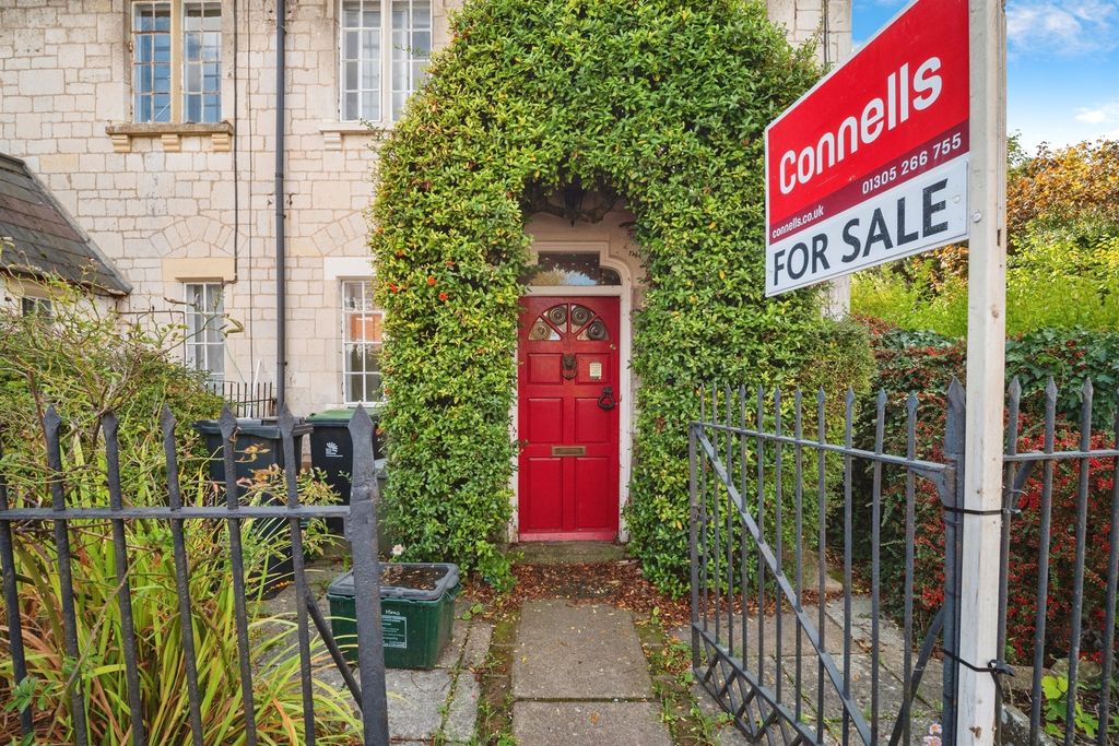 Property photo 1 of 17