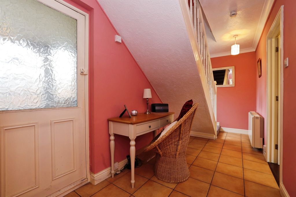 Property photo 3 of 20