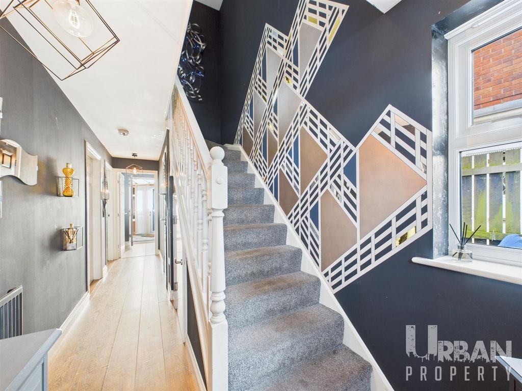 Property photo 2 of 16 Cam03038G0-Pr0216-Still007.Jpg