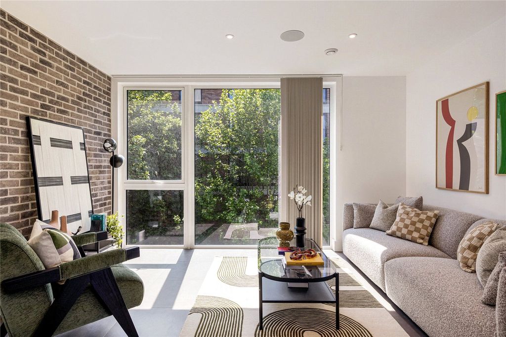 Property photo 3 of 13 Living Room