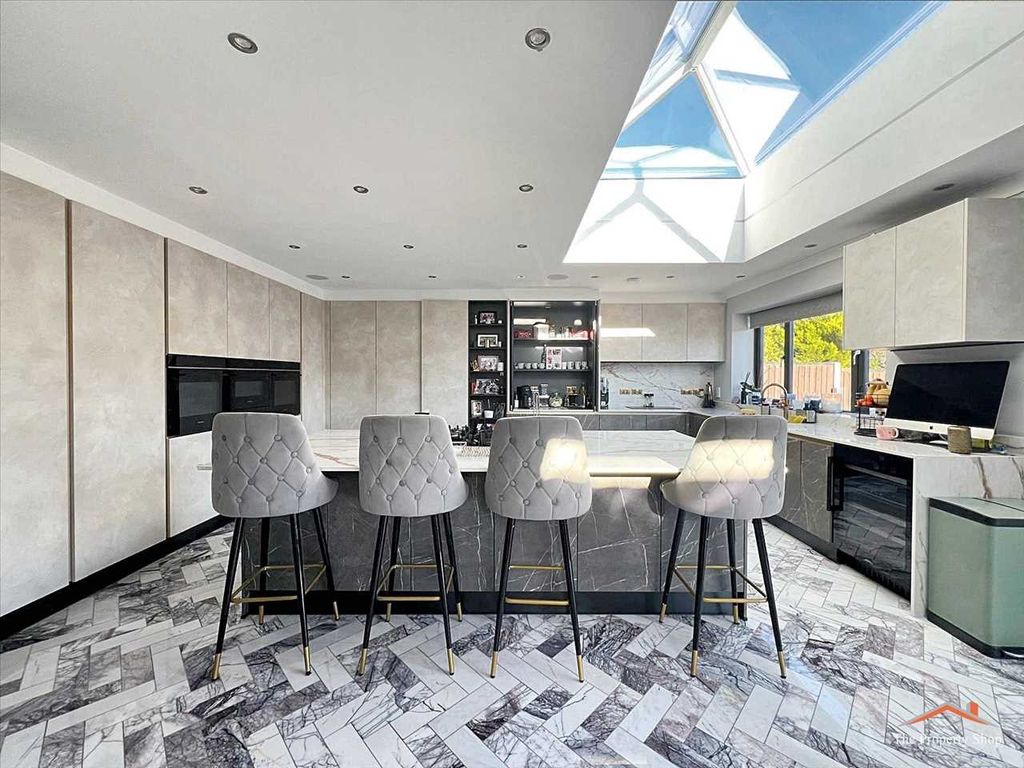 Property photo 1 of 27 Main Picture